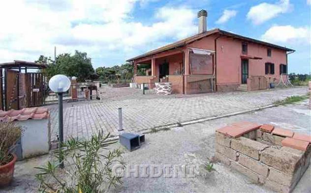 VILLA di 6 vani e di 130 mq (GROSSETO - POGGIALE) rif. 2425.167M