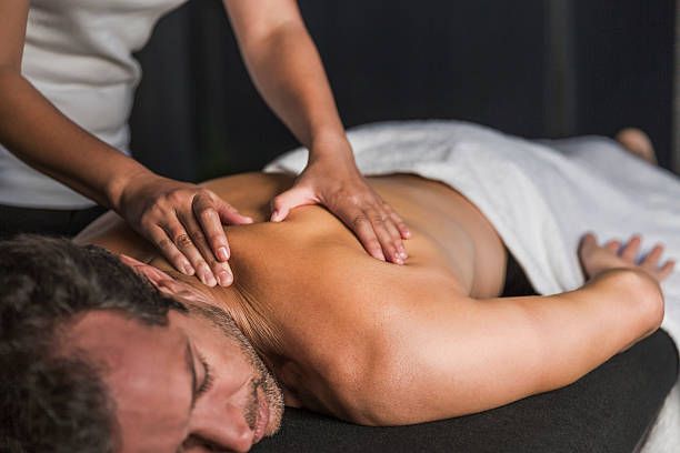 Offro diversi tipi di massaggi a Reggio emilia città a solo uomini - Foto 3 Tel:3286465701