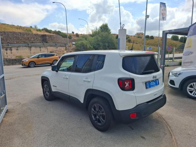 Jeep Renegade 1.6 Mjt 130 CV anno 2023 - Foto 7