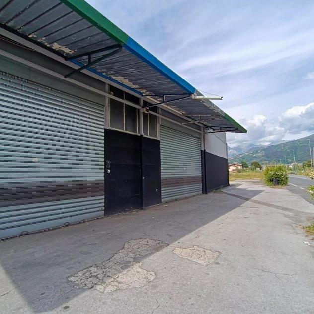 Capannone artigianale in affitto a Ronchi - Massa 190 mq Rif: 1411841