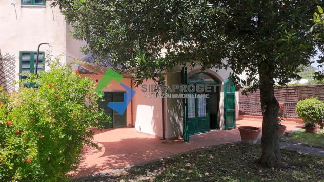 Bellissimo appartamento finemente ristrutturato con giardino privato in antica villa storica a Costafabbri, Siena. - Foto 14