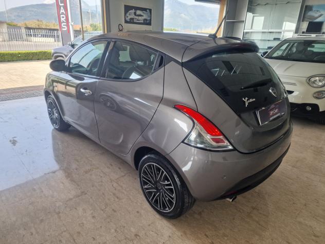 Lancia Ypsilon 1.0 Hybrid Gold 2023 - Foto 2