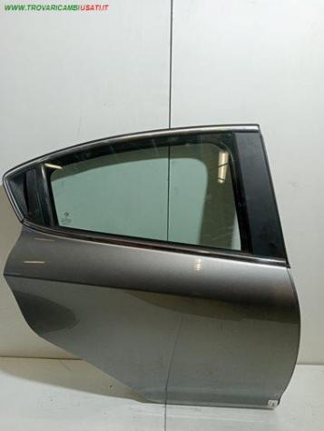 PORTA POST. DX GRIGIO SCURO MET. CON AL / SE 999-U1310219 Carrozzeria  Lamierati esterni  Porte  Porta post. dx. ALFA ROMEO - GIULIETTA - 2010 - 2013,