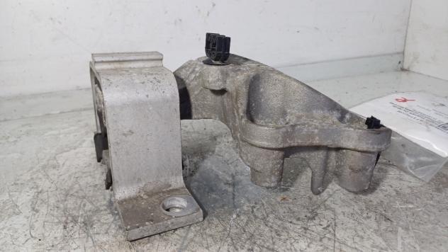 SUPPORTO MOTORE DACIA Duster Serie 112104991R H4M730 benzina 1598 (1724) - Foto 6