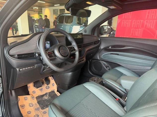 FIAT 500 500e Berlina 85 kWh Giorgio Armani - Foto 8