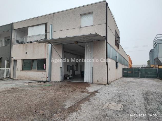 Capannone con scoperto esclusivo e sovrastanti due appartamenti - Foto 13