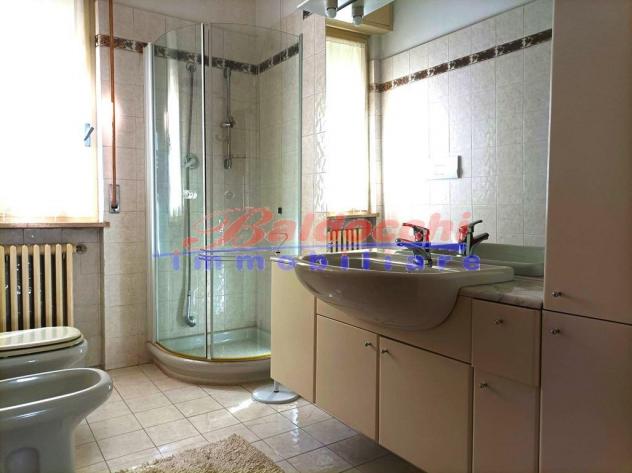 VILLA SINGOLA ZONA DON GENTILI - IDEALE PER DUE NUCLEI FAMILIARI - Foto 17
