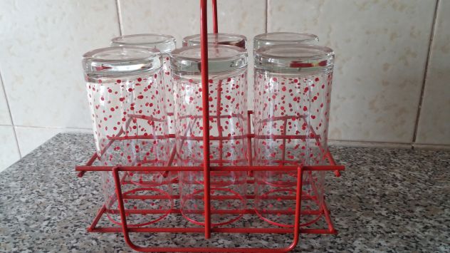SET DI BICCHIERI DA BIBITA CON CESTINO ROSSO
