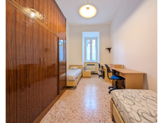 Due posti letto in stanza doppia per studenti universitari
