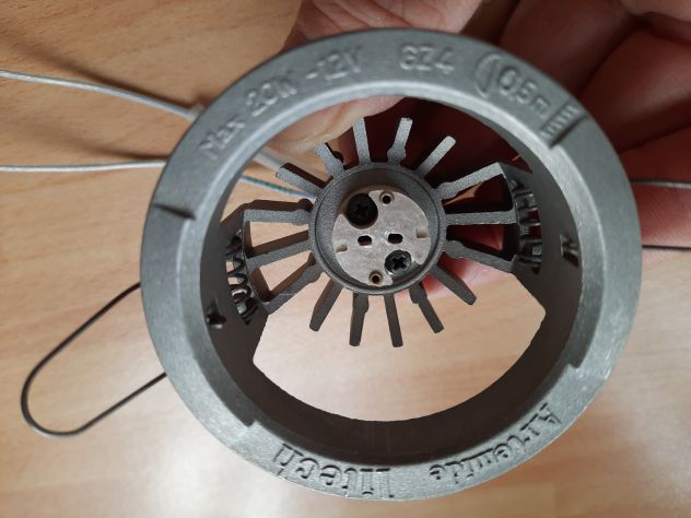 porta faretti da incasso, diametro mm 60 con pinze di aggancio