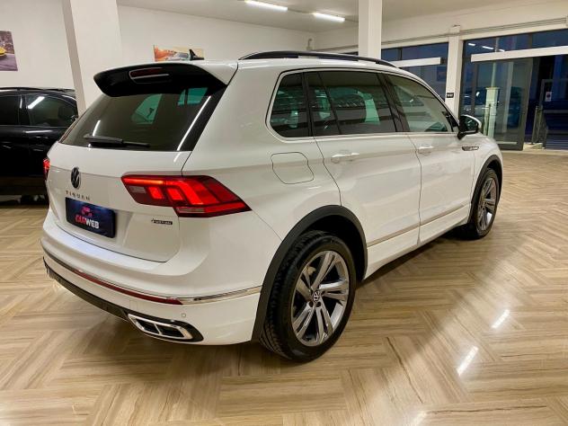 VOLKSWAGEN TIGUAN 2.0 TDI R-Line 4MOTION 2023 - Foto 4