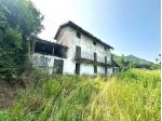 RUSTICO CON 4.500 MQ DI TERRENO A VALMADRERA