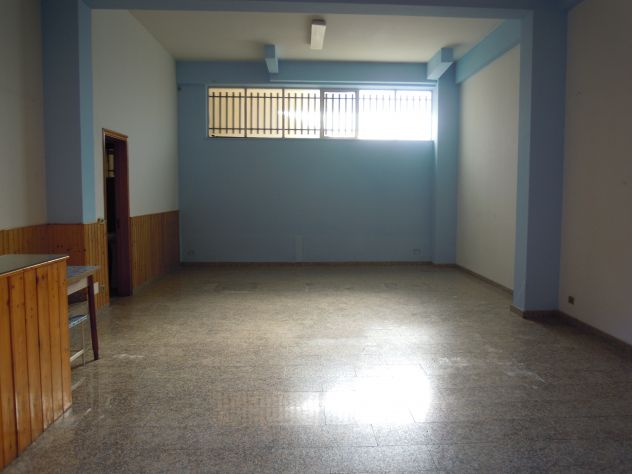 CODICE 6523 LOCALE COMMERCIALE 52 MQ A BELPASSO