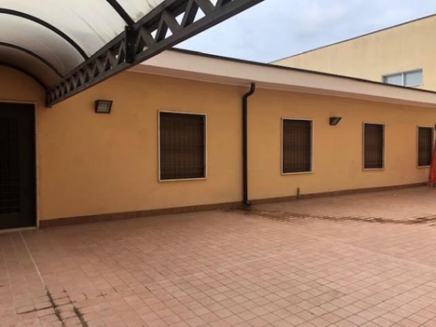 Immobile di 265 m² con più di 5 locali in affitto a Piacenza - Foto 2