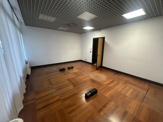 Ufficio in affitto a Savona