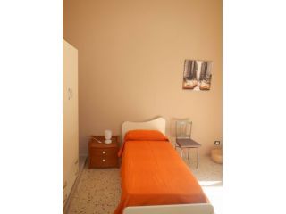 STANZA ELEGANTE ZONA VIA EMERIGO AMARI