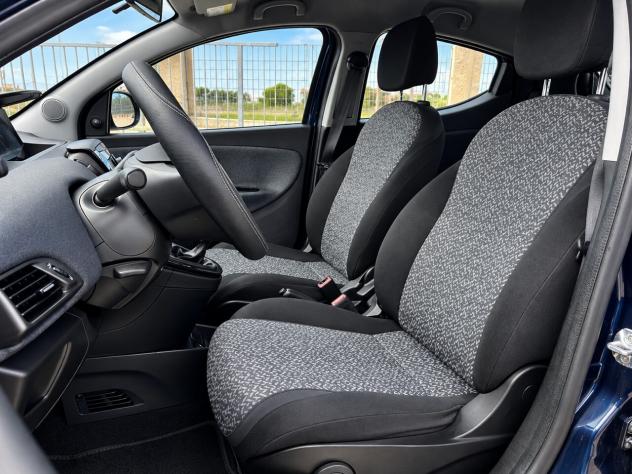 Lancia Ypsilon 1.3 MJT 95 CV 5 porte - Foto 10