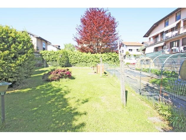 TRILOCALE INDIPENDENTE IN VILLA CON GIARDINO PRIVATO – ZERO SPESE CONDOMINIALI - Foto 2