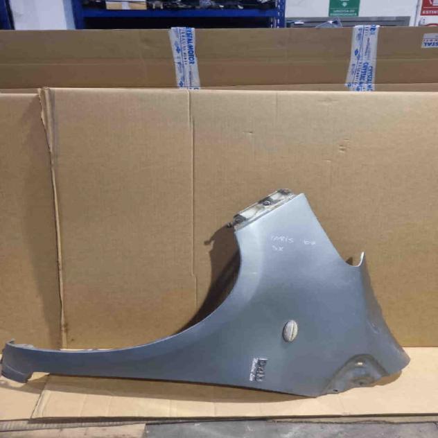 PARAFANGO ANTERIORE SINISTRO TOYOTA Yaris Serie (0508)