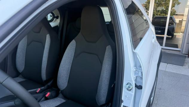 Toyota Aygo X Aygo X 1.0 Active 72cv *PROMO AZZURRA* - Foto 8