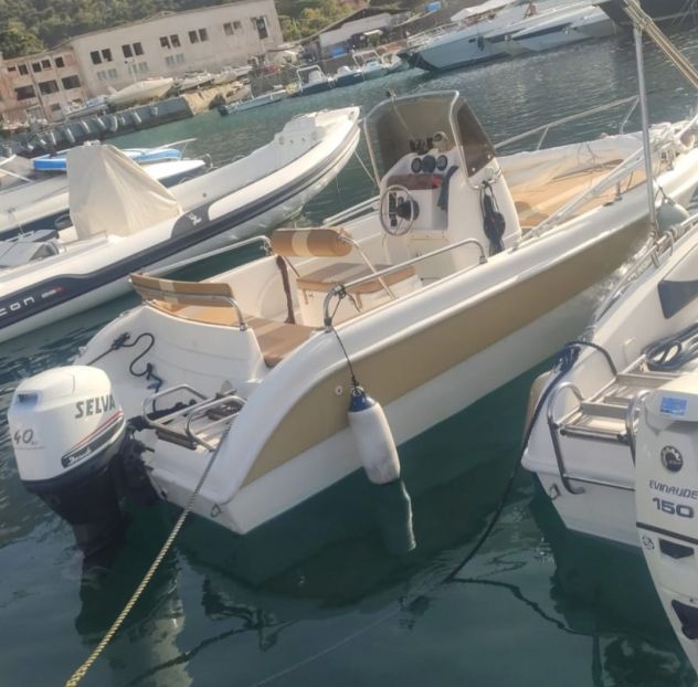Leggi Bene Barca Open con motore selva 40 Cv consumi bassissimi - Foto 2