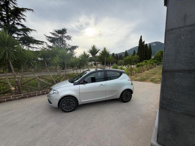 LANCIA - Ypsilon - 1.2 69 CV 5p. S&S Platinum - Foto 2