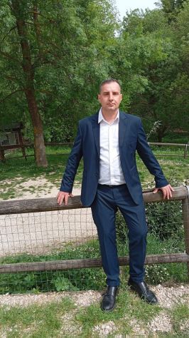 Aiuto receptionist di hotel con vitto e alloggio