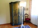 Lampada da terra antica intagliata e dipinta a mano.Tutta restaurata