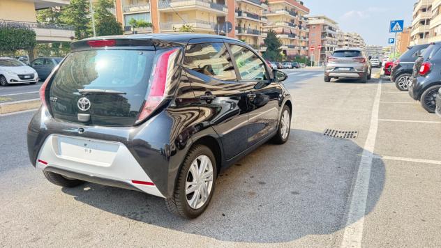 Toyota Aygo 1.0 VVT-i 69 CV 5 porte x-PLAY LED CAR PLAY KAMERA PDC BLUETOOH CERCHI 16 - Foto 6