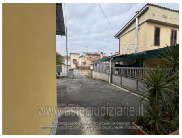IMMOBILI-IMMOBILE COMMERCIALE-Via Casello n. 54 - Foto 4
