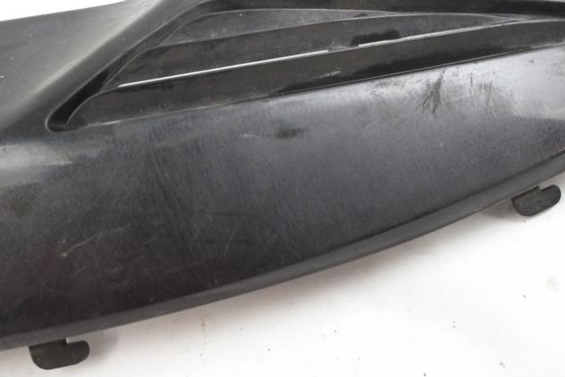 SUZUKI BURGMAN AN 400 4818214F30 COVER INFERIORE SINISTRA 99 - 00 LEFT LOWER COVER CON GRAFFIO - Foto 3
