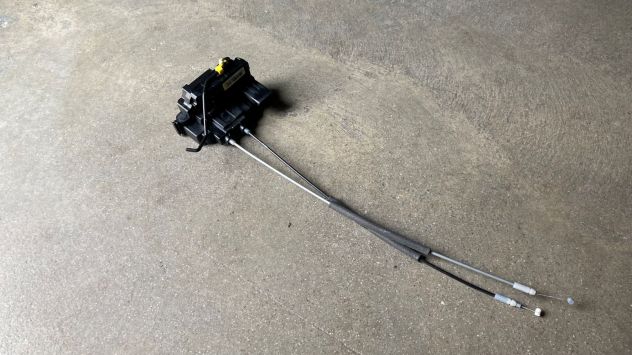 Chiusura centralizzata posteriore SX Hyundai I20 del 2012 (81410-1J020)