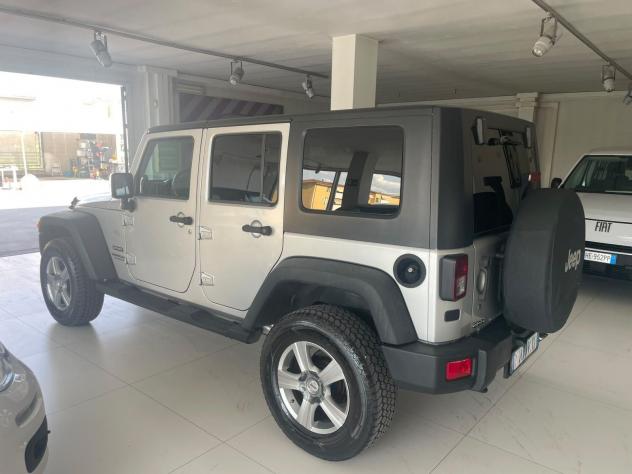 Jeep Wrangler WRANGLER 2.8 CRD 4WD AUTO SPORT - Foto 3