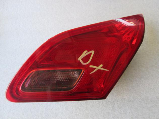 13306456 FARO FANALE POSTERIORE DESTRO PARTE INTERNA OPEL ASTRA J 1.7 D 81KW 6M 5P (2010) RICAMBIO USATO