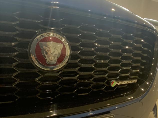 Jaguar XE XE 2.0d i4 mhev R-Dynamic Black awd 204cv auto - Foto 3