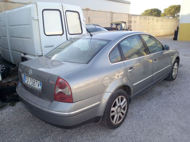 VW PASSAT 1.9TDI 130cv - Foto 2