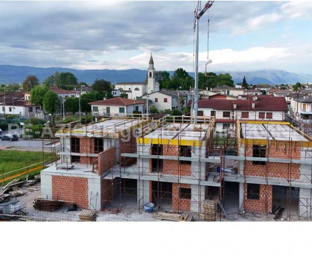 CASA A SCHIERA IN VENDITA A BRESSANVIDO (VI)