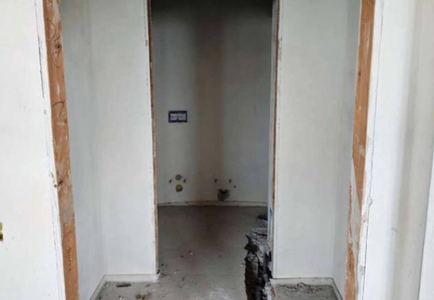 Immobile in asta di 759 m² con più di 5 locali e box auto in vendita a Concamarise - Foto 8