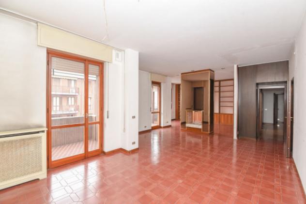 Appartamento di 235 m² con 5 locali e box auto in vendita a Seregno - Foto 2