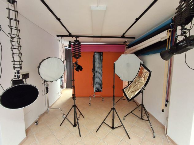SALA FOTOGRAFICA ATTREZZATA A NOLEGGIO - Sarfoto Professional Firenze - Foto 2