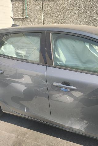 Volvo V40 D2 R-design E6 Manuale NEO 2018 Incidentata come da foto!!!! - Foto 8