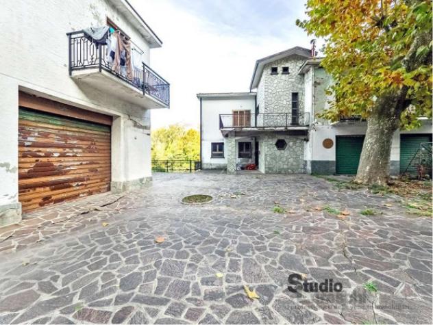 Palazzo / Stabile di 750 m² con più di 5 locali in vendita a Olginate - Foto 2