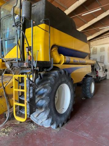 NEW HOLLAND CSX7060 MIETITREBBIA INTEGRALE,SOLLEV.POSTER. rif. 22447710 - Foto 3