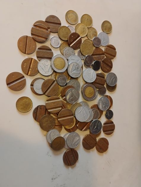 Vendo monete gettoni telefonici e Lire Italiane da 5 Lire a 500 Lire