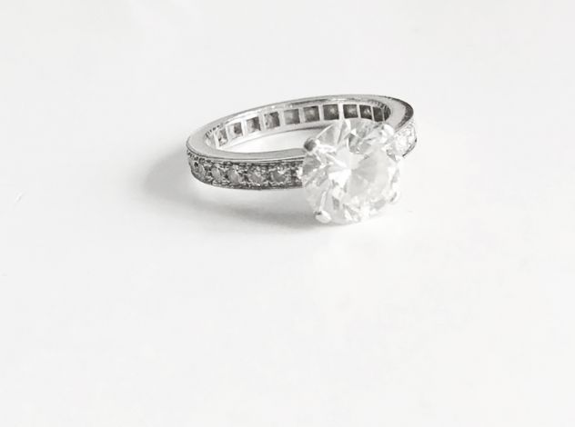 Anello in oro bianco con diamante da 2 carati - Foto 3