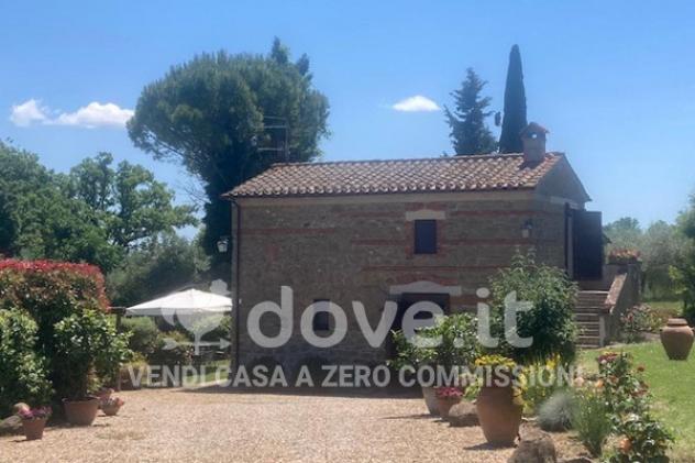 Rustico / Casale di 160 m² con più di 5 locali e posto auto in vendita a Pienza - Foto 3