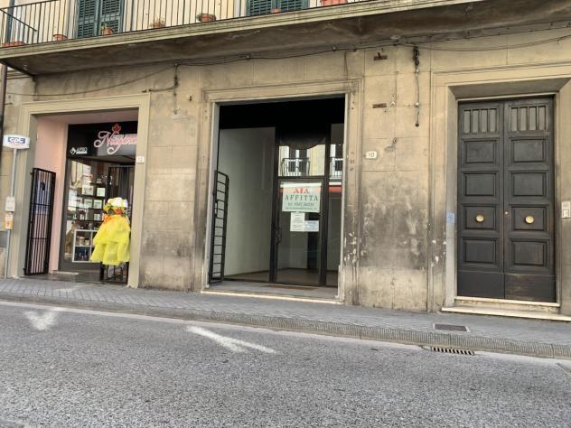 1 Vetrina in affitto a Pontedera