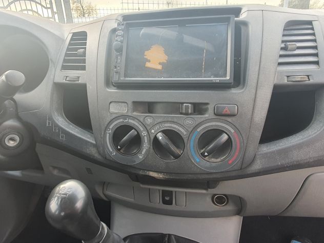 Toyota Hilux 2.5 D-4D 4WD 4posti Extra Cab DLX - Foto 9