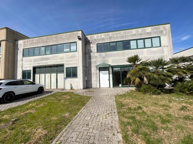 Capannone artigianale in affitto a Cascina 320 mq Rif: 1405262