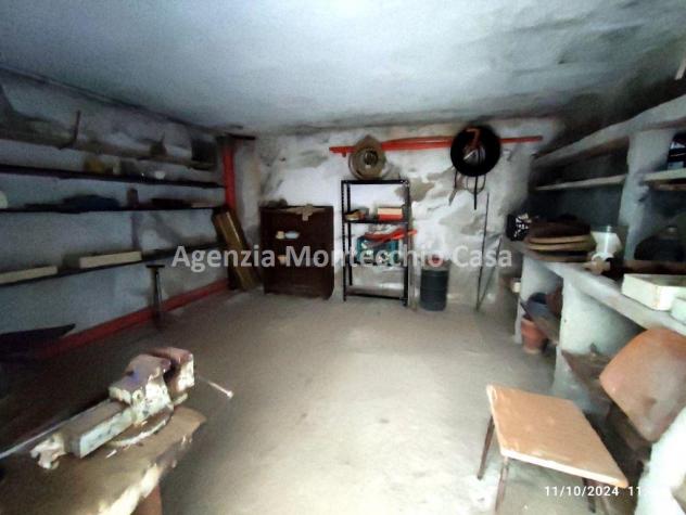 Casa singola con due appartamenti, mansarda, tre garage e scoperto esclusivo. - Foto 6